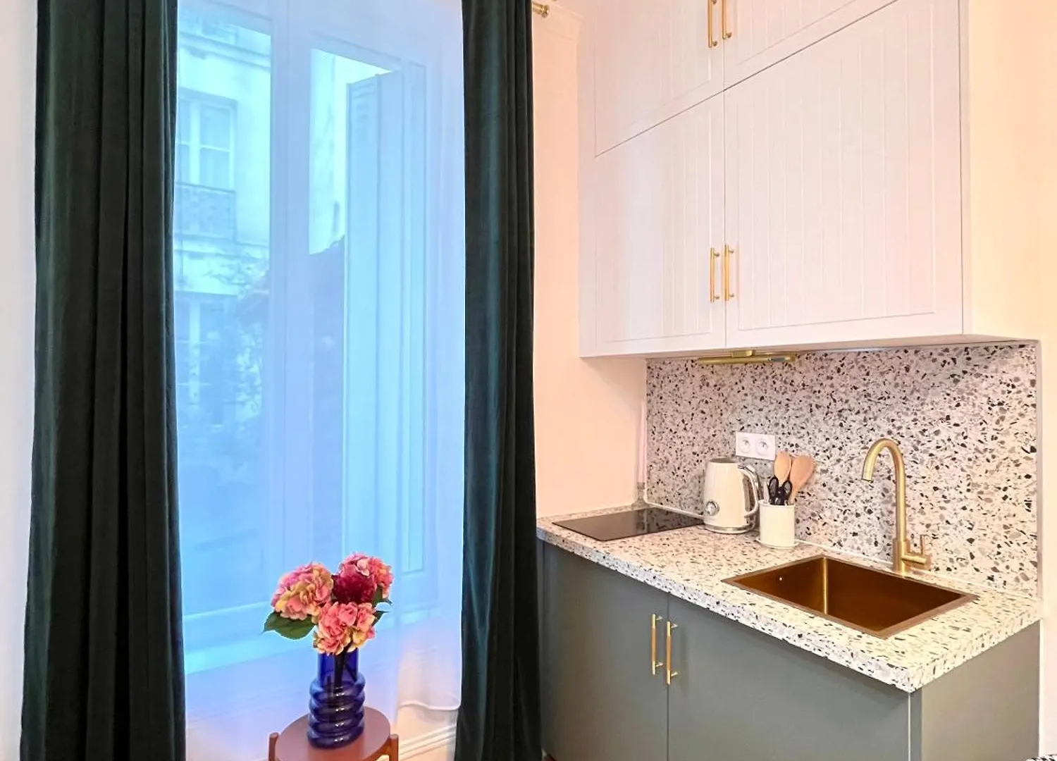 Design Chic Apartment Paris